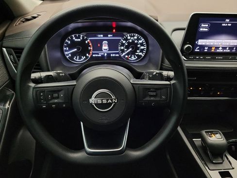 Used 2023 Nissan Rogue S image 22