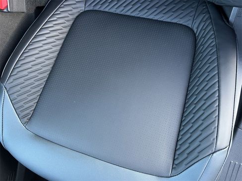 New 2026 Nissan Leaf Platinum+ image 9