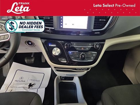 Used 2023 Chrysler Voyager LX FWD image 11