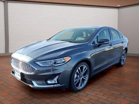 Used 2020 Ford Fusion Titanium image 4