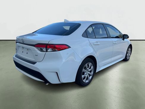 Used 2021 Toyota Corolla LE image 4