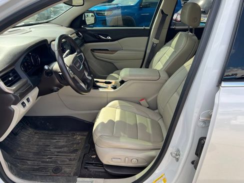 Used 2019 GMC Acadia Denali w/ Technology Package AWD/4WD image 3