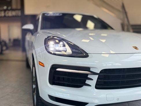 Used 2020 Porsche Cayenne AWD image 37