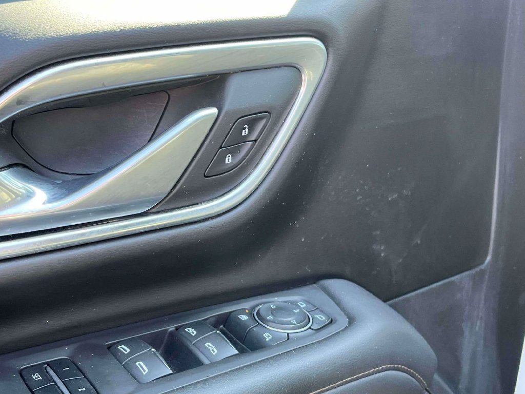 Used 2023 Chevrolet Suburban High Country w/ Advanced Technology Package AWD/4WD image 17