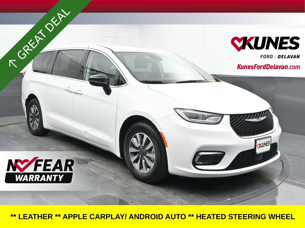 Used 2024 Chrysler Pacifica Limited FWD image 1