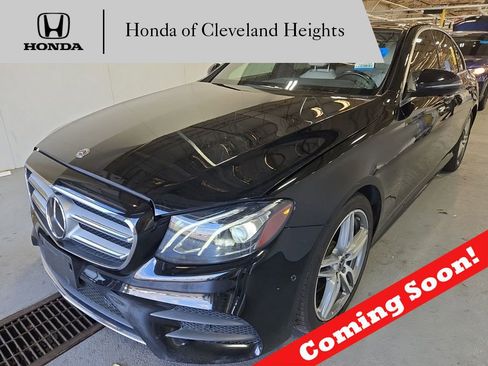Used 2019 Mercedes-Benz E 300 4MATIC image 1