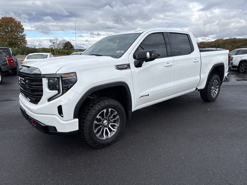 Used 2023 GMC Sierra 1500 AT4 image 7
