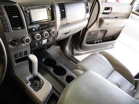 Used 2014 Toyota Sequoia Limited image 21