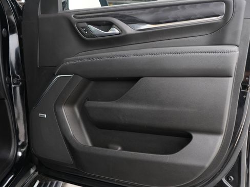Used 2022 GMC Yukon XL Denali AWD/4WD image 9