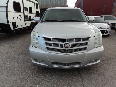 Used 2014 Cadillac Escalade Platinum image 5