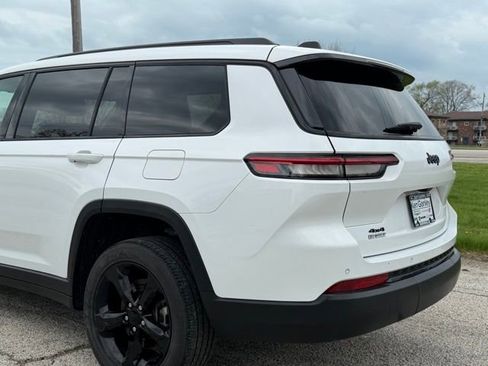 Certified 2023 Jeep Grand Cherokee L Laredo image 11