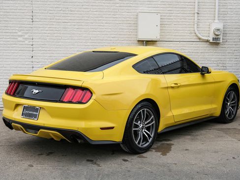 Used 2016 Ford Mustang Premium image 7
