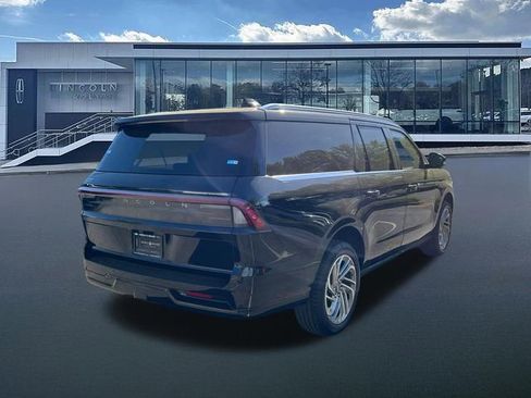 New 2026 Lincoln Navigator L Reserve image 8