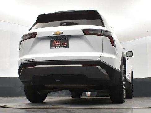 Used 2025 Chevrolet Equinox LT image 13