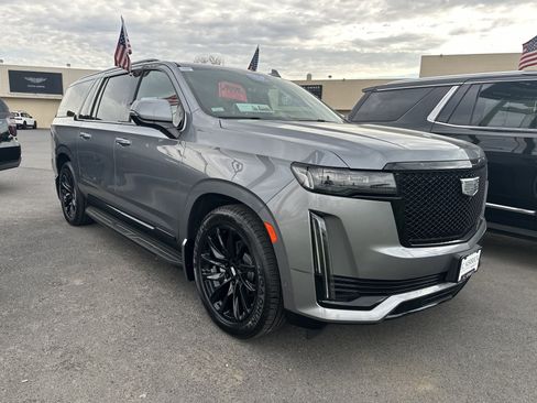 Used 2021 Cadillac Escalade ESV Sport Platinum w/ LPO, ONYX Package image 3