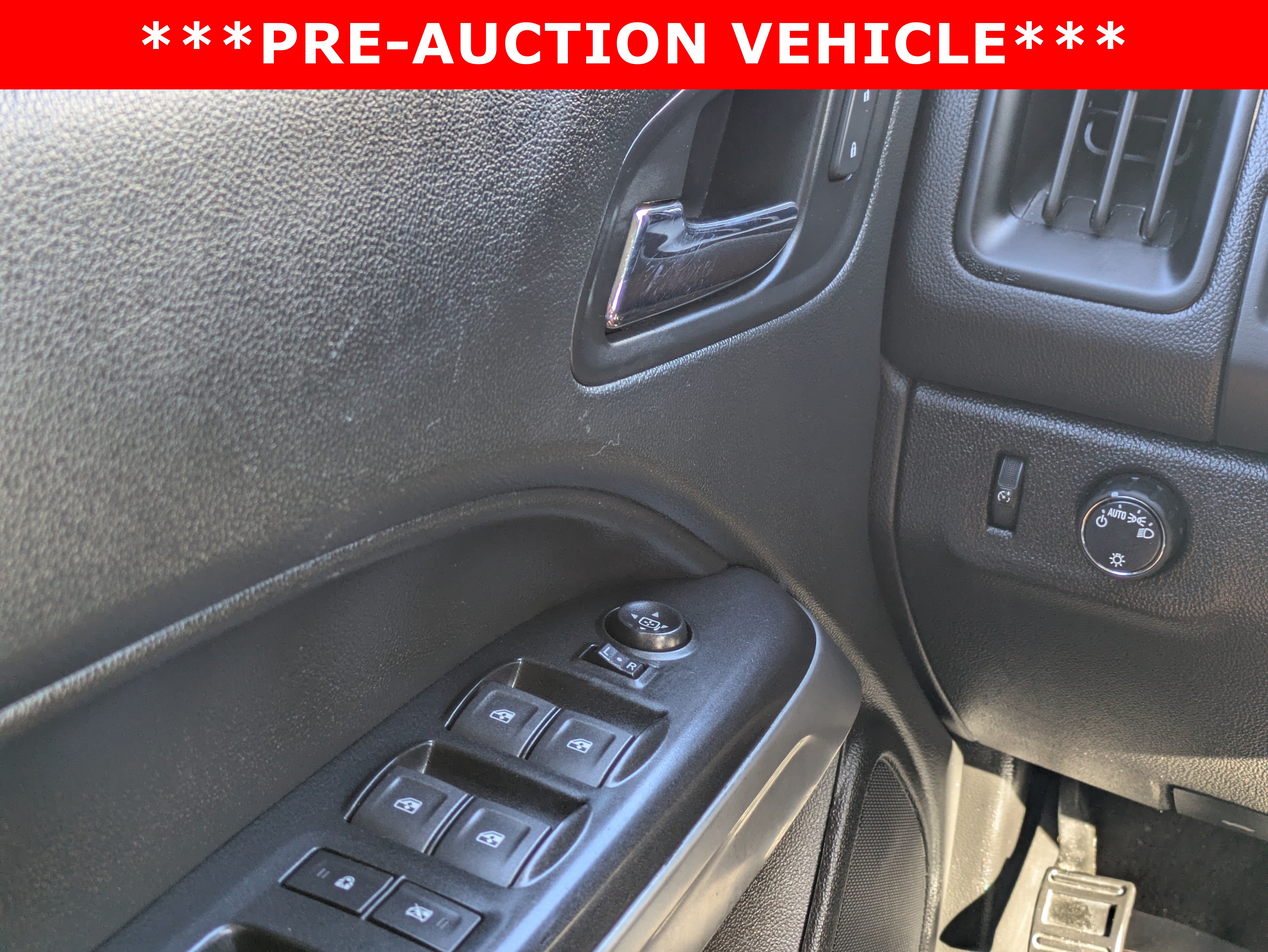 Used 2020 Chevrolet Colorado LT RWD image 27