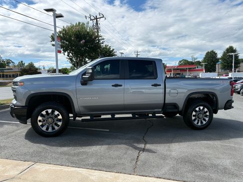 Used 2026 Chevrolet Silverado 2500 Custom AWD/4WD image 1