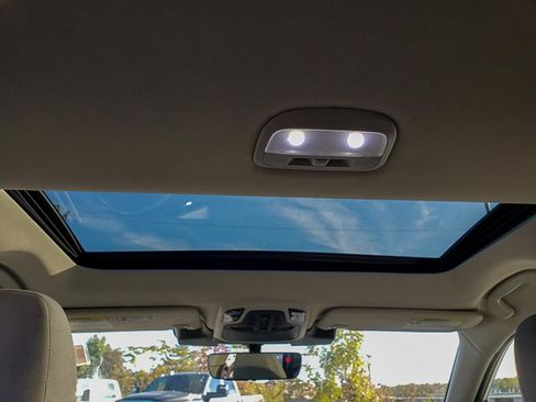 Used 2024 Subaru Outback Premium image 25