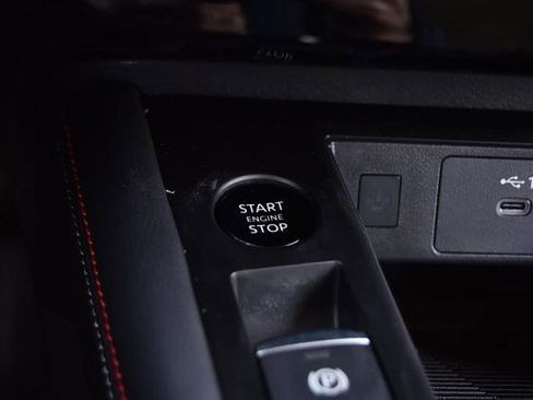 New 2025 Nissan Kicks SR image 20