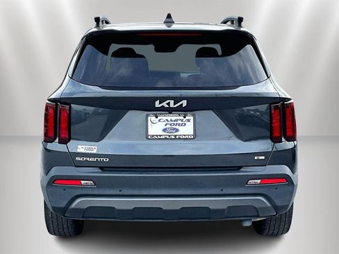Used 2023 Kia Sorento X-Line EX image 4