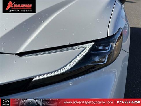 Used 2025 Toyota Camry XLE image 12