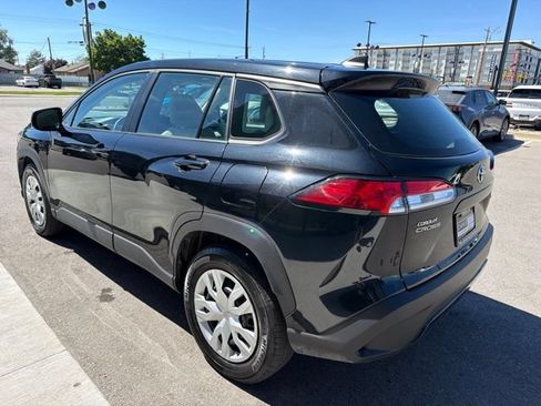 Used 2024 Toyota Corolla Cross L AWD/4WD image 4