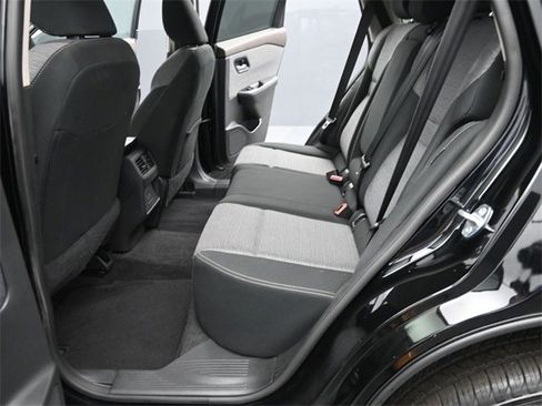 Used 2023 Nissan Rogue SV image 13