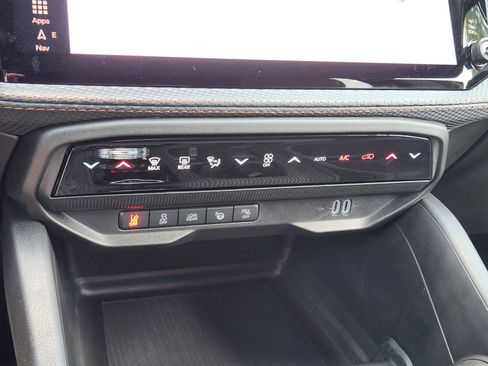 New 2026 Jeep Cherokee Overland w/ Trailer Tow Group AWD/4WD image 18
