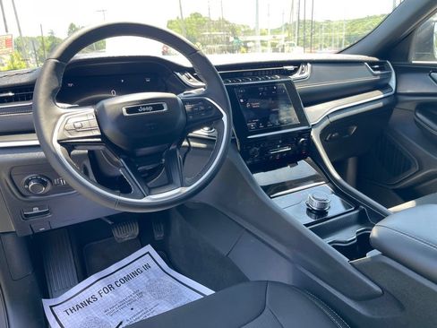 Used 2025 Jeep Grand Cherokee L Laredo w/ Luxury Tech Group I AWD/4WD image 13