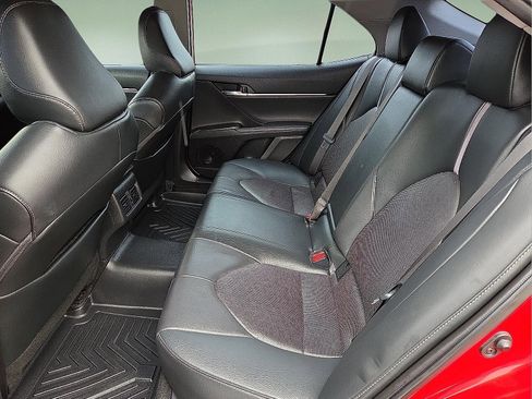 Used 2022 Toyota Camry XSE image 10