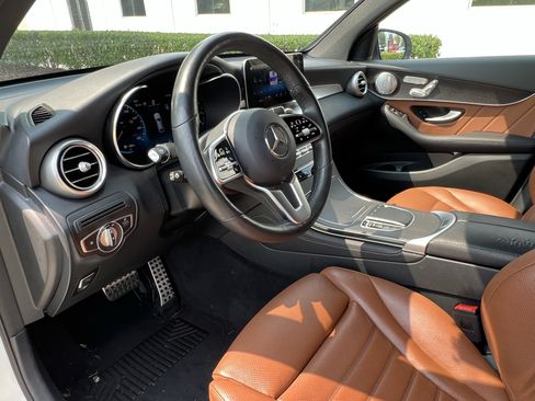 Used 2020 Mercedes-Benz GLC 300 4MATIC Coupe image 17