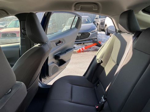 Used 2025 Toyota Prius LE image 38