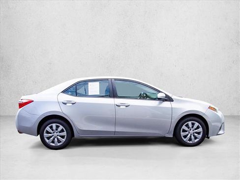 Used 2016 Toyota Corolla LE FWD image 4