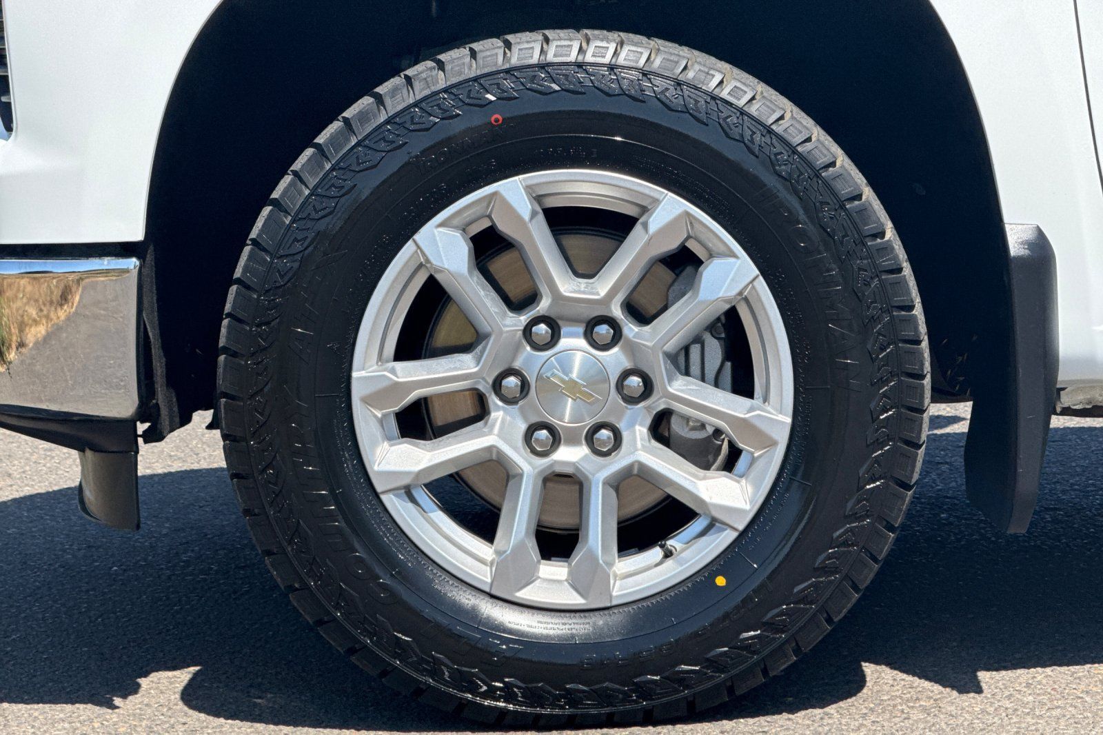 Used 2023 Chevrolet Silverado 1500 LT AWD/4WD image 29