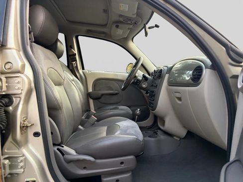 Used 2005 Chrysler PT Cruiser Limited FWD image 15
