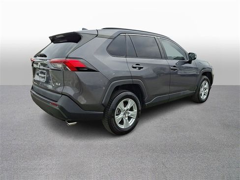 Used 2019 Toyota RAV4 XLE image 4
