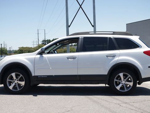 Used 2014 Subaru Outback 2.5i Limited AWD/4WD image 2