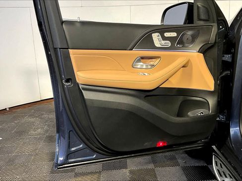 New 2026 Mercedes-Benz GLS 450 4MATIC image 11