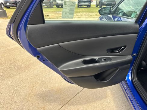 Used 2025 Hyundai Elantra Sport FWD image 21