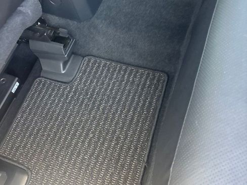 Used 2018 Subaru Forester 2.5i Limited AWD/4WD image 16