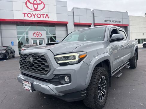 Used 2020 Toyota Tacoma TRD Sport w/ Technology Package RWD image 2