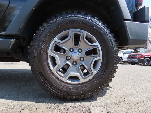 Used 2015 Jeep Wrangler Rubicon w/ Power Convenience Group image 10