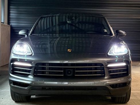 Used 2023 Porsche Cayenne AWD/4WD image 6