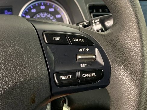 Used 2019 Hyundai Elantra SE w/ Winter Weather Package FWD image 19