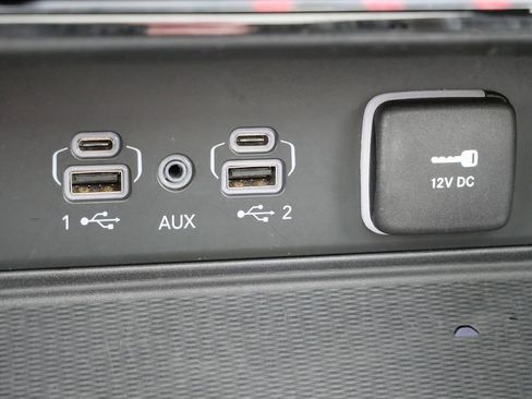 Used 2024 Jeep Grand Cherokee L Limited w/ Luxury Tech Group II image 47