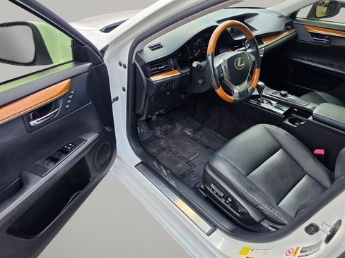Used 2013 Lexus ES 300h w/ Premium Pkg FWD image 26