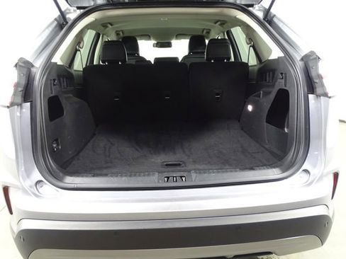 Used 2024 Ford Edge SEL image 36