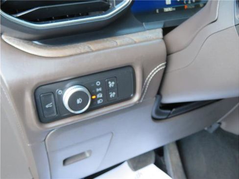 Used 2020 Ford Explorer Platinum w/ Premium Technology Package AWD/4WD image 13