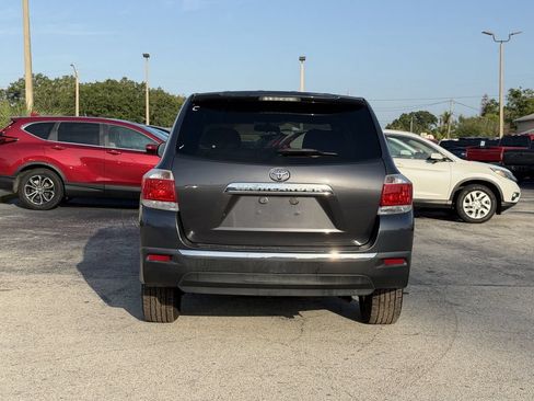 Used 2013 Toyota Highlander FWD image 6