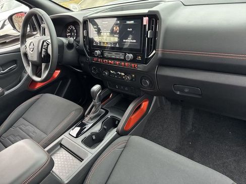 Certified 2025 Nissan Frontier PRO-4X image 25